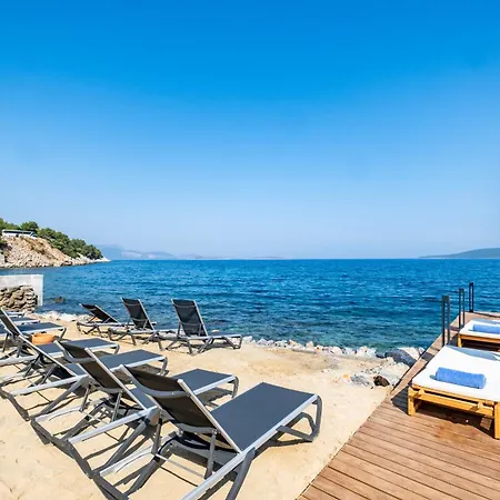 Isolina Hotell 4*