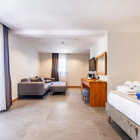 Isolina Hotell 4*