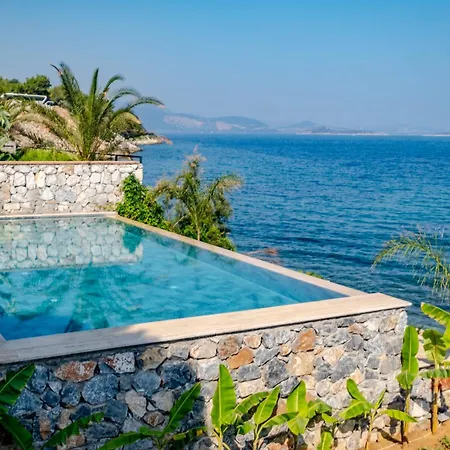Isolina Hotel *