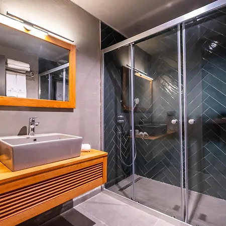 Ξενοδοχείο Isolina 4*